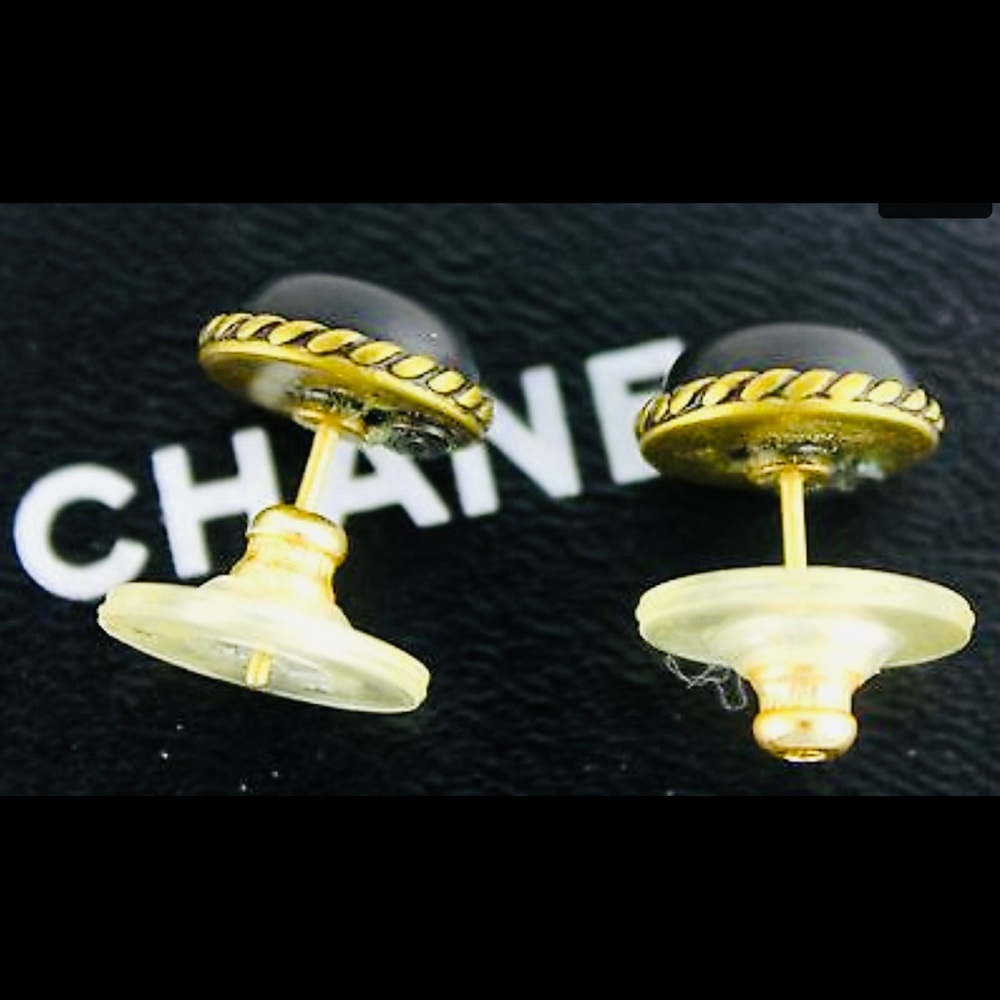 Chanel cc studs - Picture 4 of 13